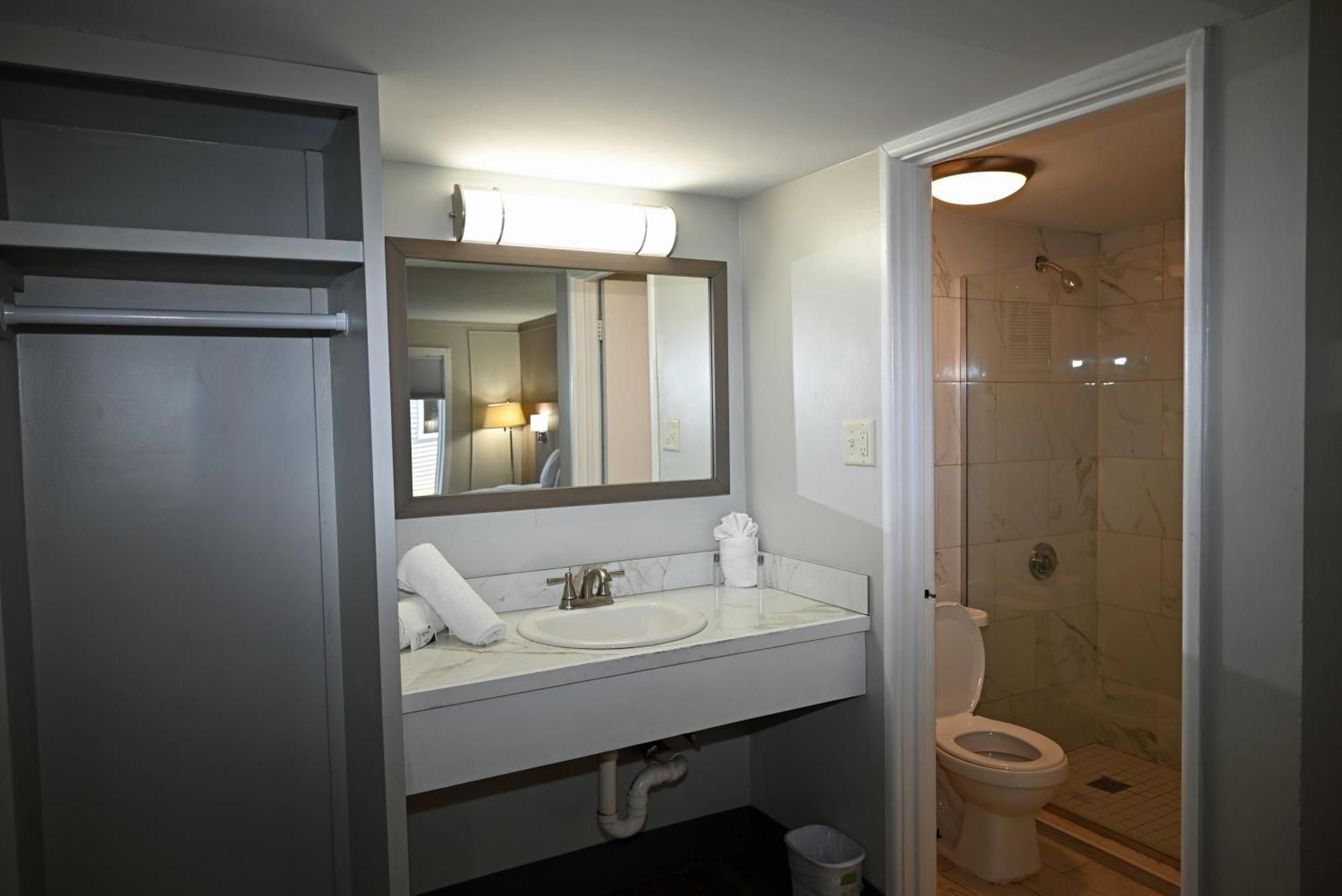 Whalers Inn And Suites New Bedford Exterior photo